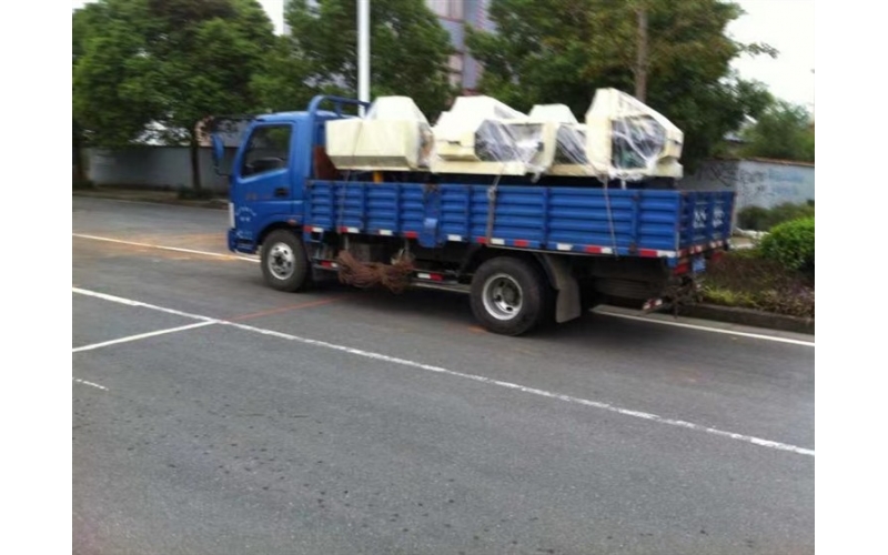 全自動(dòng)儀表車(chē)床遠(yuǎn)銷(xiāo)他鄉(xiāng)