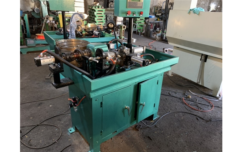 如何選擇適合自己生產(chǎn)需求的自動(dòng)儀表車(chē)床？